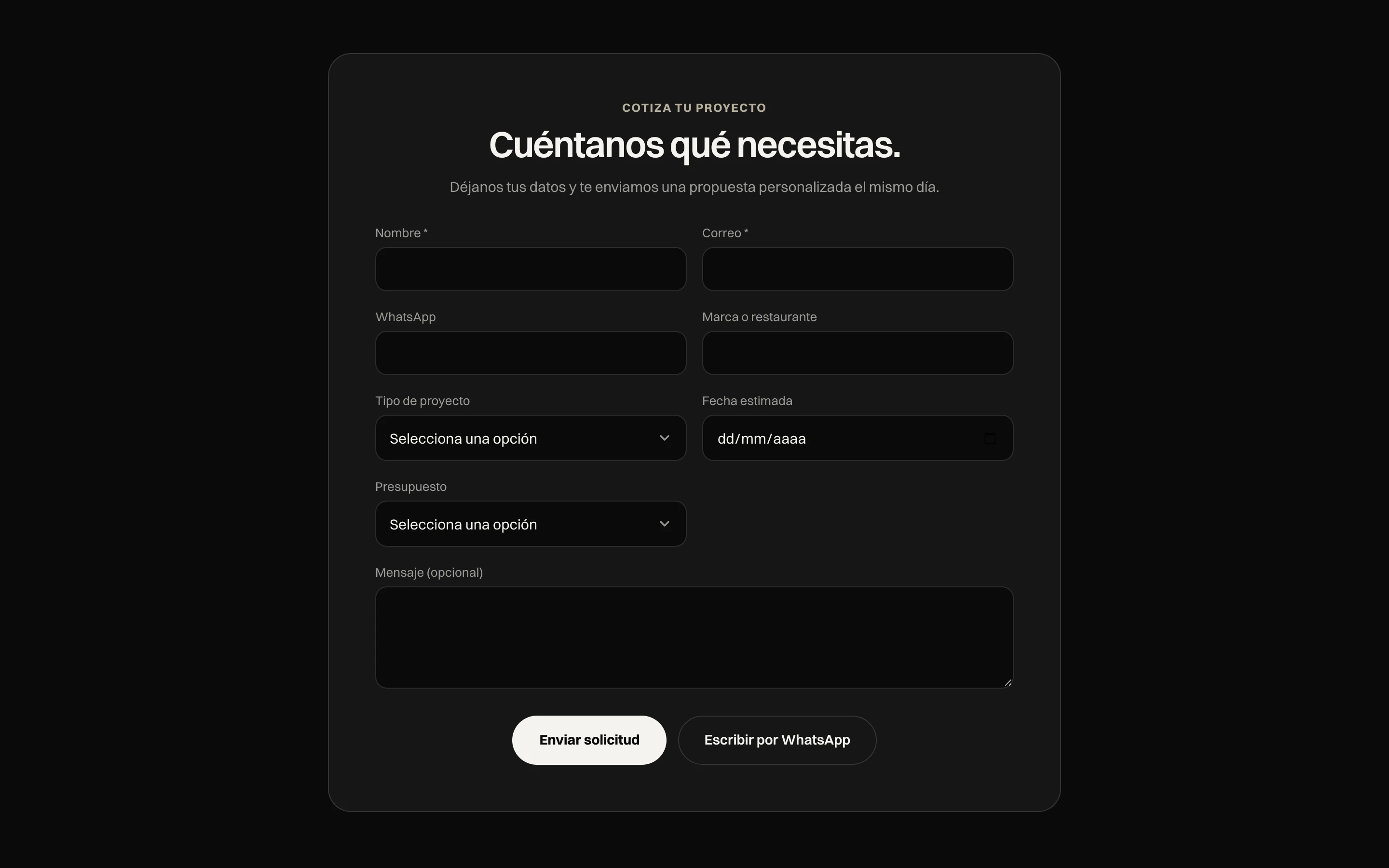 Formulario Cuéntanos qué necesitas con opción de escribir por WhatsApp