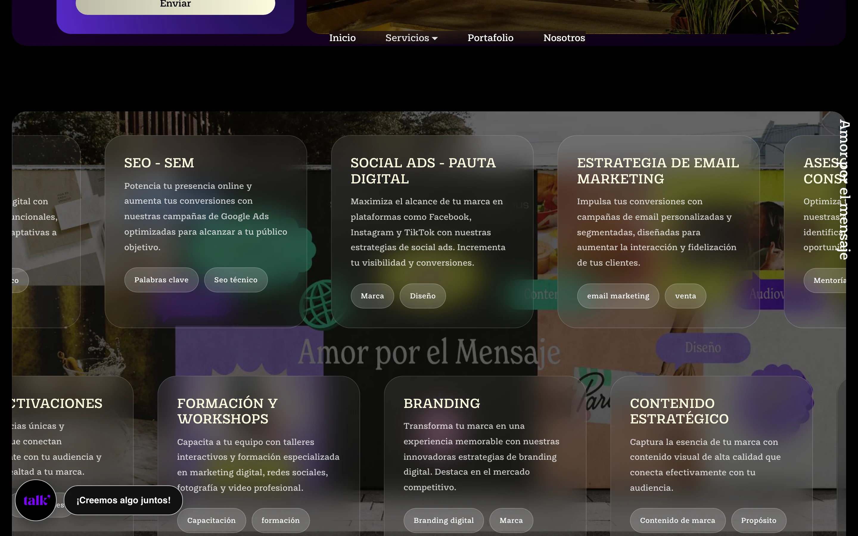 Carrusel de servicios de Talk con tarjetas de vidrio